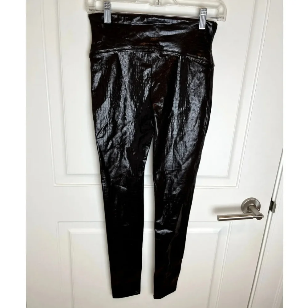Spanx Brown Faux Leather Croc Shine Leggings Size Medium - Picture 11 of 13